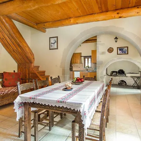 Kontis Villa Maza